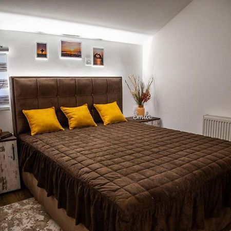 Smile Apartment Pirot Exterior foto